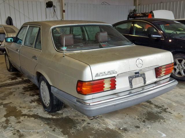 WDBCA35D2JA375566 - 1988 MERCEDES-BENZ 420SE SEDN SILVER photo 3