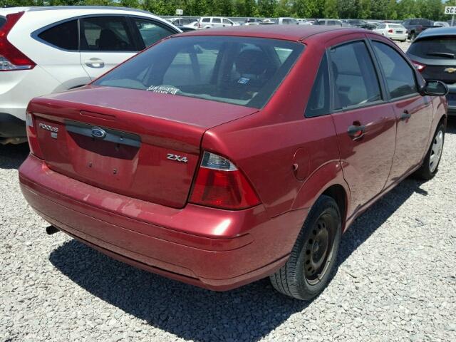 1FAFP34N75W148346 - 2005 FORD FOCUS ZX4 RED photo 4