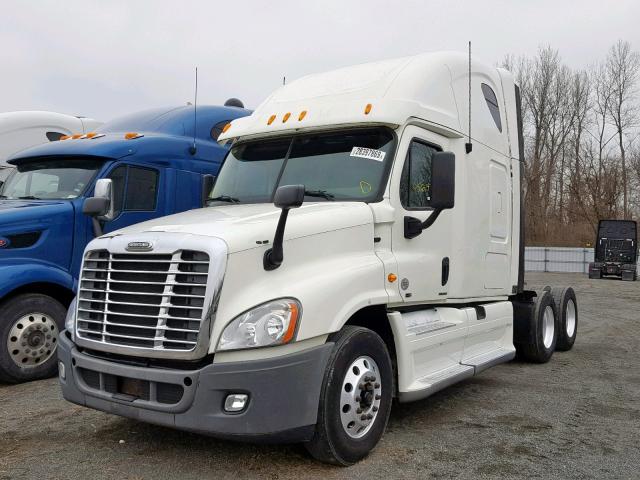 1FUJGLDR7CSBD3820 - 2012 FREIGHTLINER CASCADIA 1 WHITE photo 2