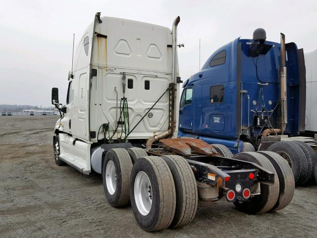 1FUJGLDR7CSBD3820 - 2012 FREIGHTLINER CASCADIA 1 WHITE photo 3