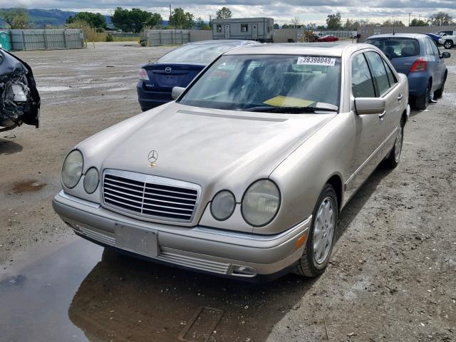 WDBJF72F8VA235209 - 1997 MERCEDES-BENZ E 420 BROWN photo 2