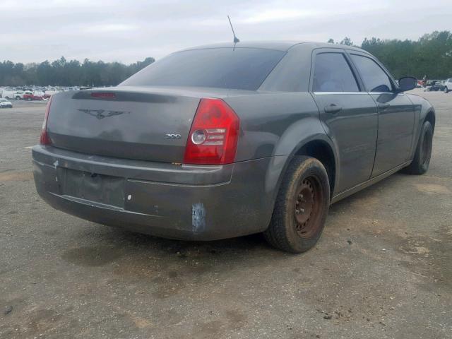 2C3LA43R58H229099 - 2008 CHRYSLER 300 LX GRAY photo 4