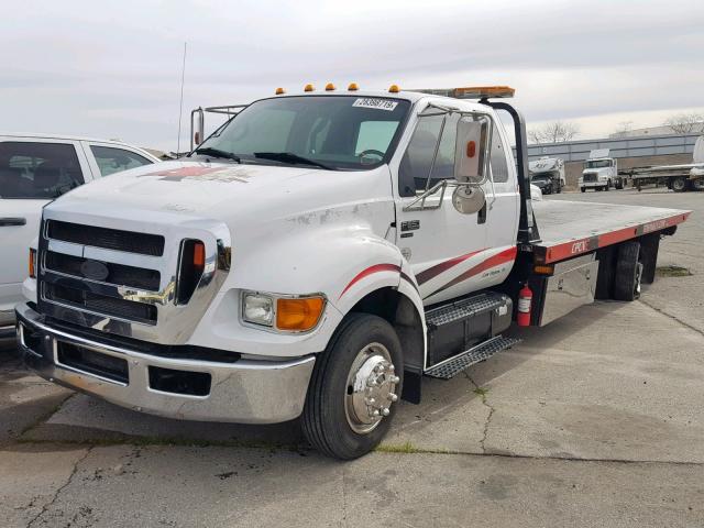 3FRNX65C98V058881 - 2008 FORD F650 SUPER WHITE photo 2