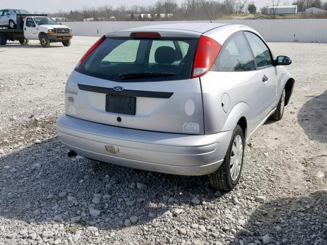 1FAFP31N97W105067 - 2007 FORD FOCUS ZX3 SILVER photo 4