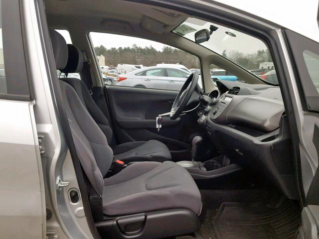 JHMGE8H32CC020037 - 2012 HONDA FIT GRAY photo 5