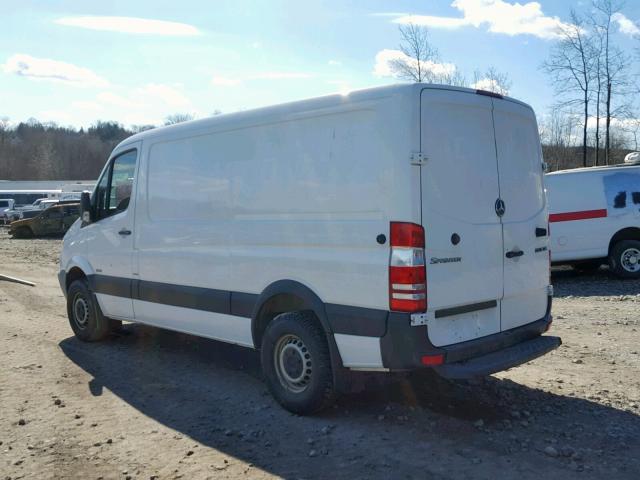 WD3PE7CC0C5638040 - 2012 MERCEDES-BENZ SPRINTER 2 WHITE photo 3