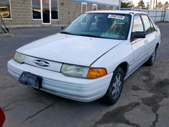 1FASP14J9TW165758 - 1996 FORD ESCORT LX WHITE photo 2