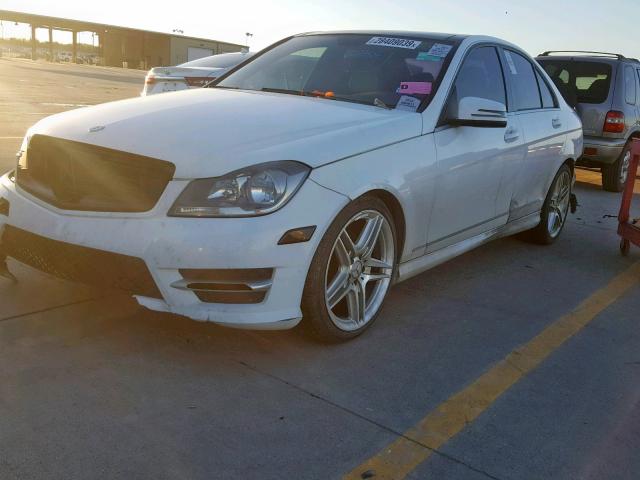 WDDGF4HBXDR248340 - 2013 MERCEDES-BENZ C 250 WHITE photo 2