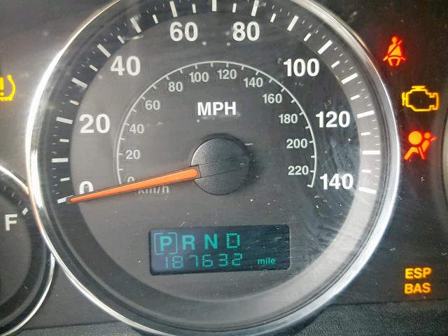 1J8HH48P47C673248 - 2007 JEEP COMMANDER SILVER photo 8