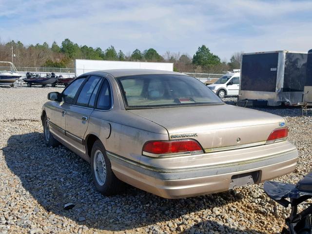 2FACP74W8NX109921 - 1992 FORD CROWN VICT BEIGE photo 3