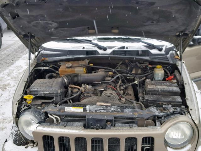 1J4GL38K34W101785 - 2004 JEEP LIBERTY RE GOLD photo 7