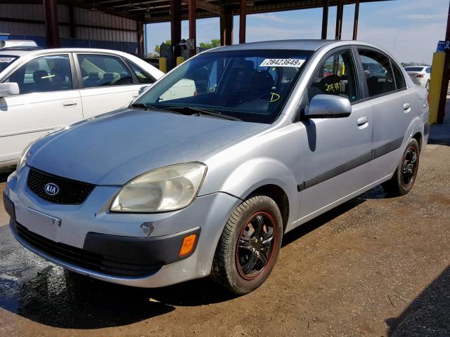 KNADE223496495588 - 2009 KIA RIO BASE SILVER photo 2