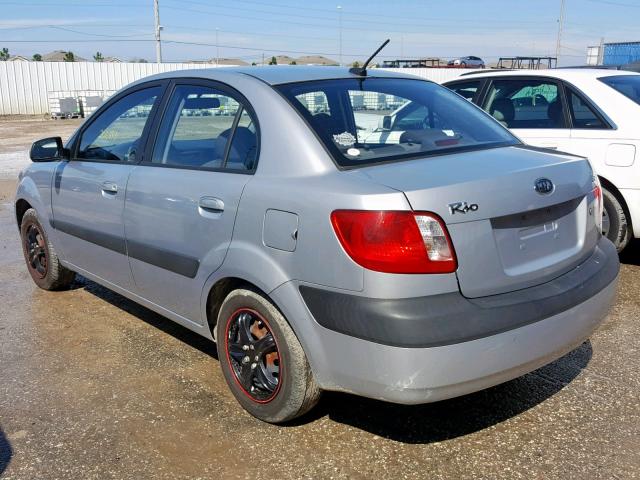 KNADE223496495588 - 2009 KIA RIO BASE SILVER photo 3