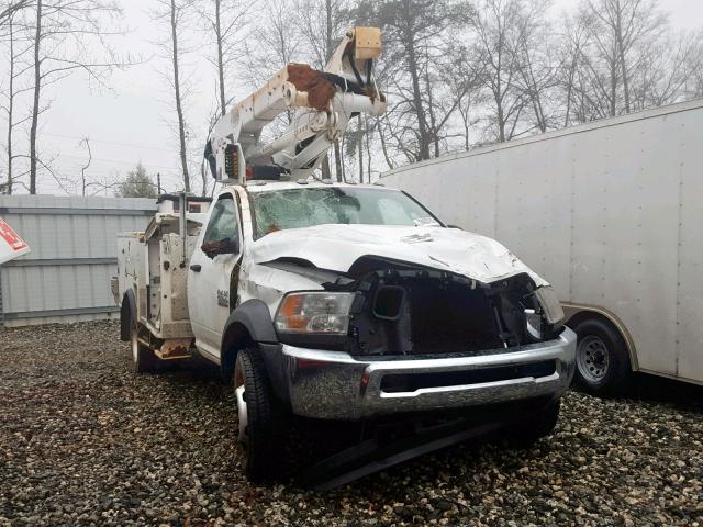 3C7WRNBL9JG243830 - 2018 RAM 5500 WHITE photo 1