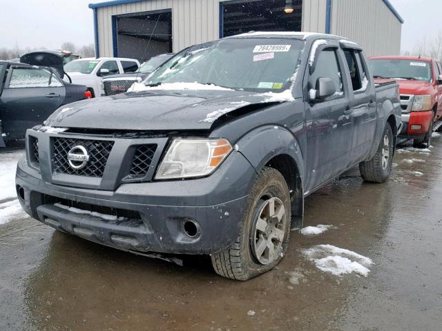 1N6AD07W59C401751 - 2009 NISSAN FRONTIER C GRAY photo 2