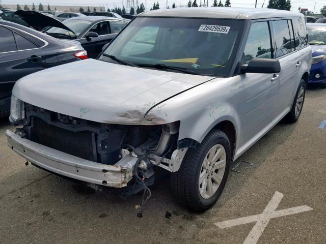 2FMGK5BC1BBD10927 - 2011 FORD FLEX SE SILVER photo 2