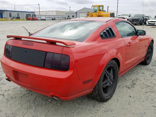 1ZVFT82H055259274 - 2005 FORD MUSTANG GT RED photo 4