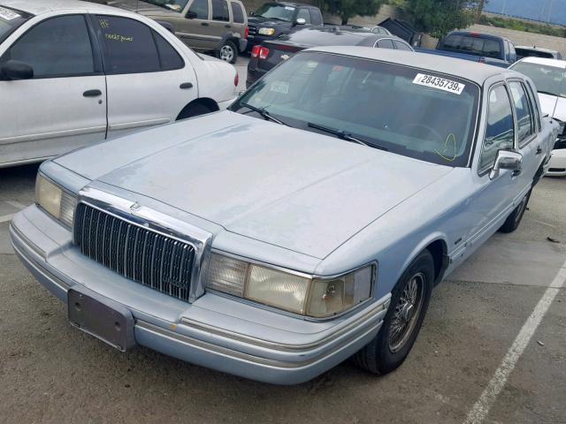 1LNLM81W3PY639497 - 1993 LINCOLN TOWN CAR E BLUE photo 2