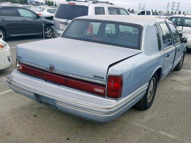 1LNLM81W3PY639497 - 1993 LINCOLN TOWN CAR E BLUE photo 4