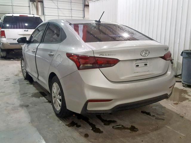 3KPC24A37JE010492 - 2018 HYUNDAI ACCENT SE SILVER photo 3