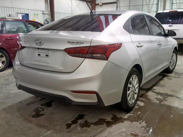 3KPC24A37JE010492 - 2018 HYUNDAI ACCENT SE SILVER photo 4