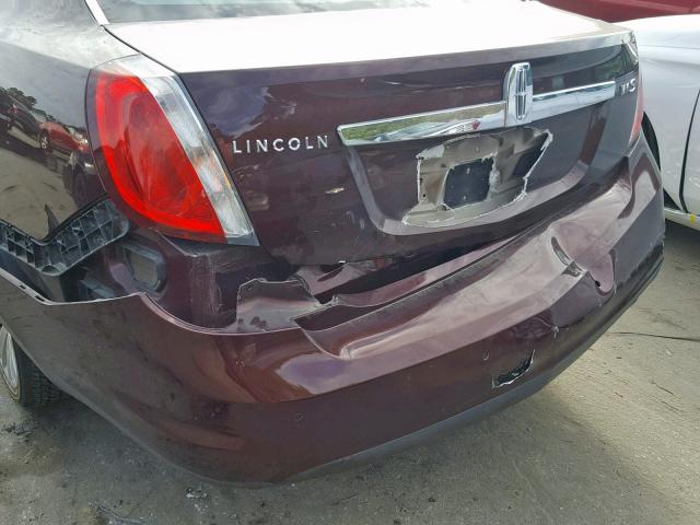 1LNHM93R29G628471 - 2009 LINCOLN MKS MAROON photo 9