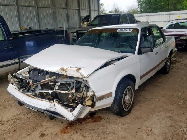 1G4AG55M2S6506451 - 1995 BUICK CENTURY SP WHITE photo 2