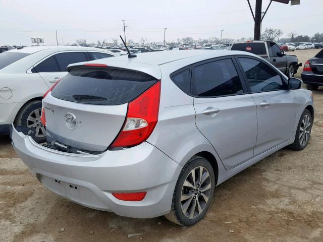 KMHCU5AEXHU332830 - 2017 HYUNDAI ACCENT SPO SILVER photo 4