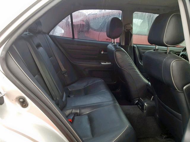 JTHBD192040087345 - 2004 LEXUS IS 300 SILVER photo 6