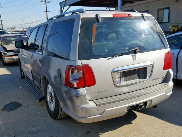 5LMFU27R44LJ04485 - 2004 LINCOLN NAVIGATOR Gümüş foto 3