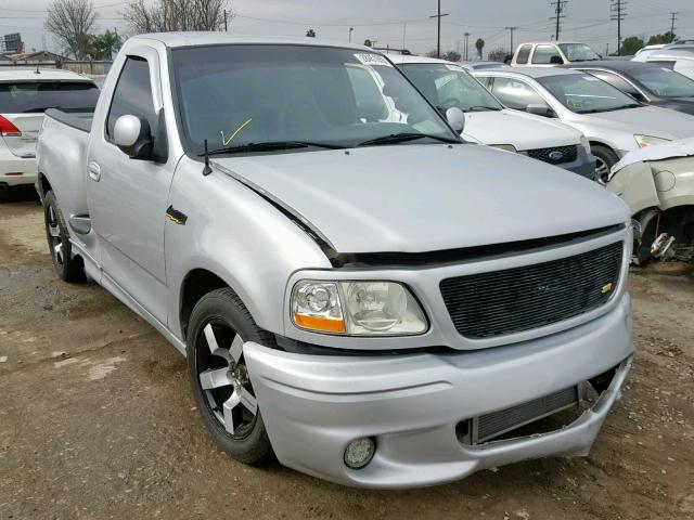 2FTZF0736YCB18015 - 2000 FORD F150 SVT L SILVER photo 1