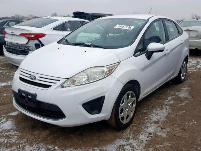 3FADP4AJ6BM124713 - 2011 FORD FIESTA S WHITE photo 2