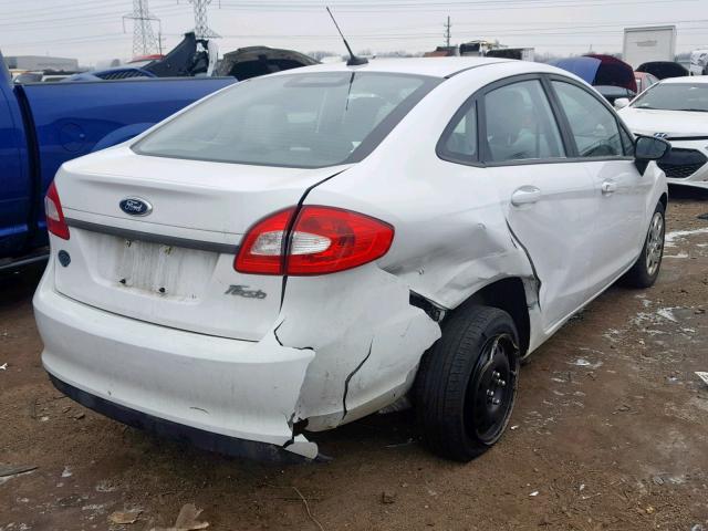 3FADP4AJ6BM124713 - 2011 FORD FIESTA S WHITE photo 4