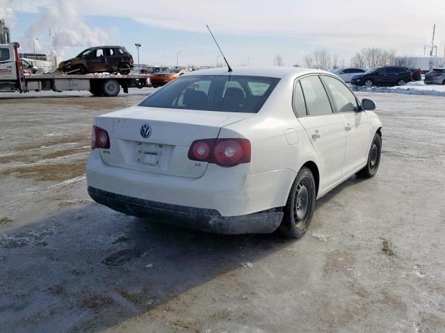 3VWGM31K78M060223 - 2008 VOLKSWAGEN JETTA 2.5L WHITE photo 4