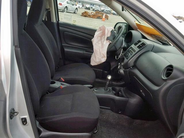 3N1CN7APXCL822947 - 2012 NISSAN VERSA S SILVER photo 5