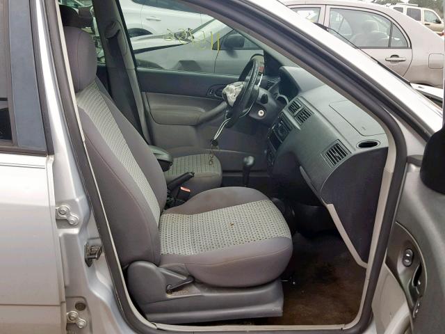 1FAFP34N07W101372 - 2007 FORD FOCUS ZX4 SILVER photo 5