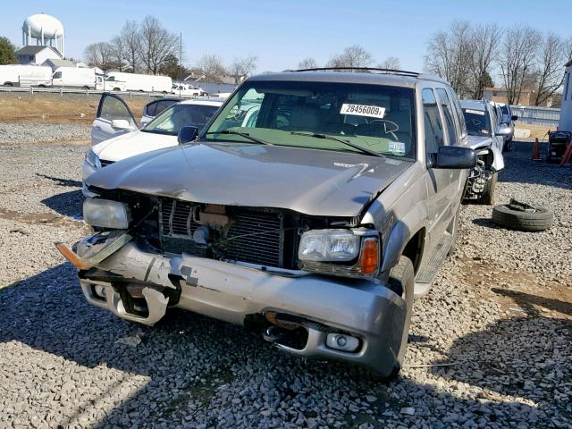 1GYEK63R1YR169538 - 2000 CADILLAC ESCALADE L ბეჟი ფოტო 2