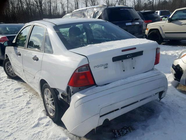 1FAFP34N27W319751 - 2007 FORD FOCUS ZX4 WHITE photo 3