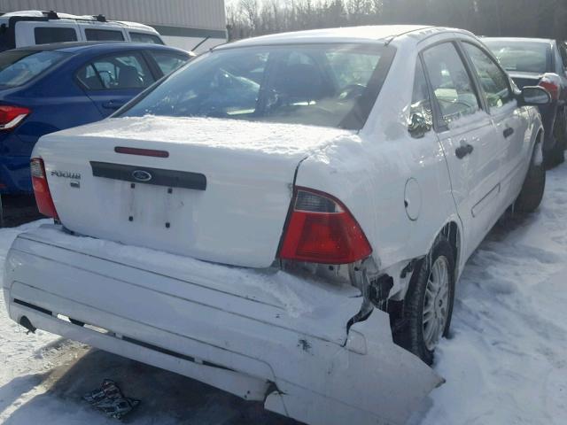 1FAFP34N27W319751 - 2007 FORD FOCUS ZX4 WHITE photo 4