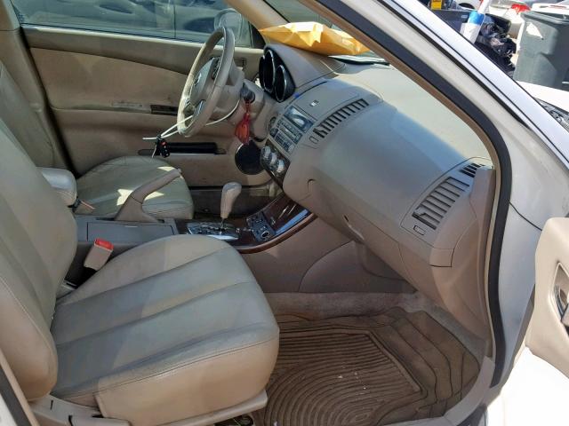 1N4BL11E95C121556 - 2005 NISSAN ALTIMA SE WHITE photo 5