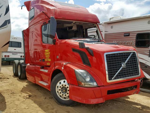 4V4NC9EG3DN132139 - 2013 VOLVO VN VNL RED photo 1