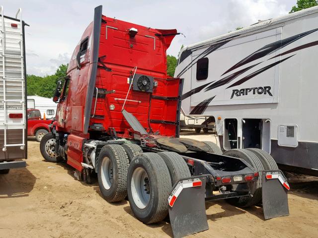 4V4NC9EG3DN132139 - 2013 VOLVO VN VNL RED photo 3