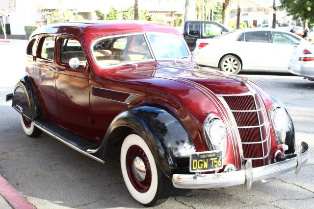 00000000000C12943 - 1935 CHRYSLER AIRFLOW BURGUNDY photo 1