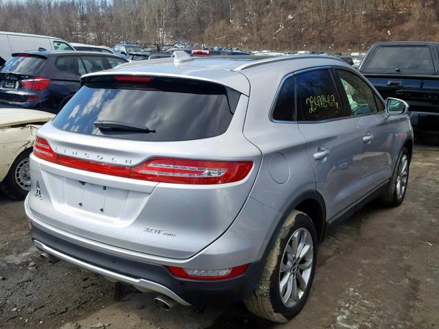 5LMCJ2D93HUL51514 - 2017 LINCOLN MKC SELECT SILVER photo 4