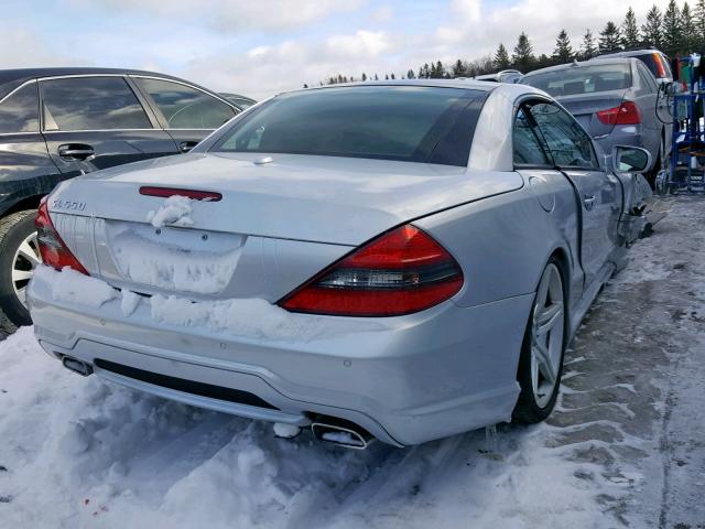 WDBSK7BA9BF162421 - 2011 MERCEDES-BENZ SL 550 GRAY photo 4