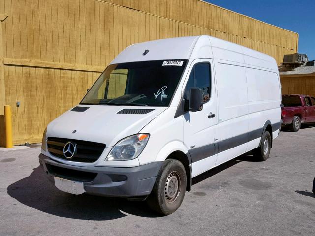 WD3PE8CC7A5443569 - 2010 MERCEDES-BENZ SPRINTER 2 WHITE photo 2