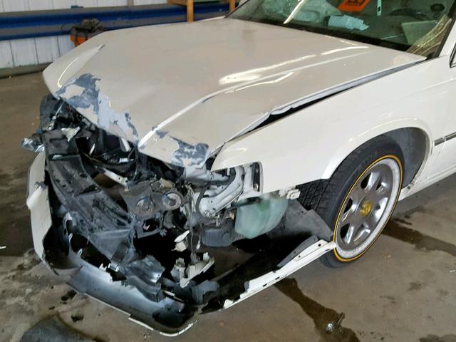 1G6ET1295XU600873 - 1999 CADILLAC ELDORADO T WHITE photo 9