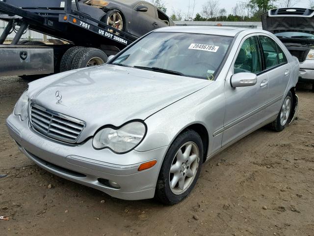 WDBRF61J54F540638 - 2004 MERCEDES-BENZ C 240 SILVER photo 2