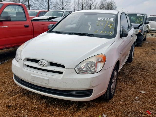 KMHCM36C79U134834 - 2009 HYUNDAI ACCENT GS WHITE photo 2