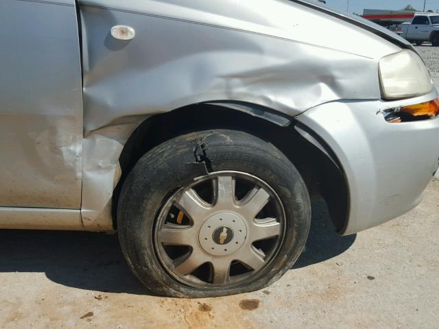 KL1TD52685B472918 - 2005 CHEVROLET AVEO BASE Күміс фото 10